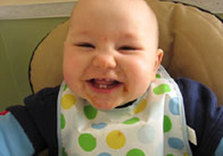 Kā uzsākt piebarošanu priekšlaikus dzimušam mazulim?