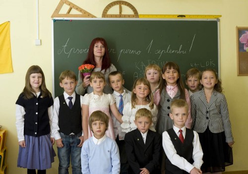 Pedagoģijas doktore: „Skola ir dzīves centrs un, ja Latvijā vēlamies ģimenes ar bērniem, vajadzīgas ir arī lauku skolas”!