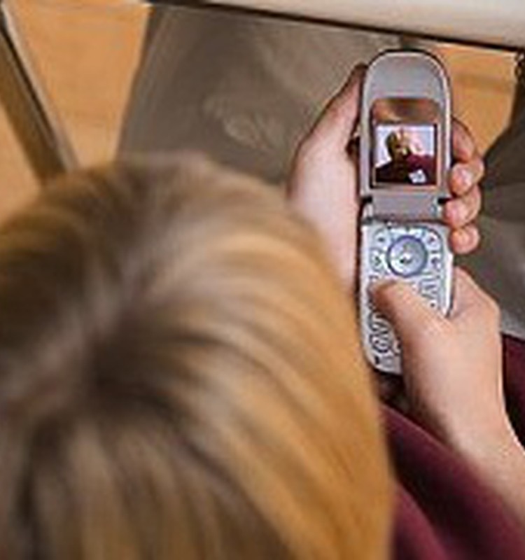 Kā izvēlēties mobilo telefonu skolēnam?
