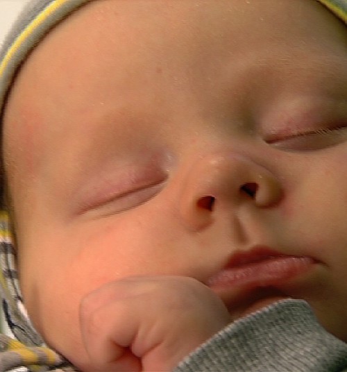 VIDEO: ar kādām saslimšanām un vīrusiem sastopas bērni pirmajos dzīves gados?