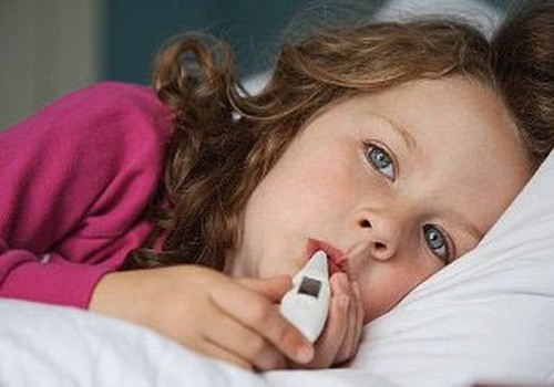 Mediķi rekomendē bērnus laicīgi pasargāt no gripas