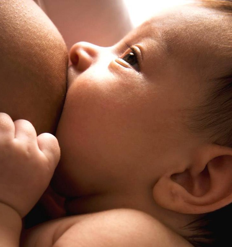 Ogres Ziņas: Kāpēc zīdīt mazuli māmiņai pašai ir svarīgi?