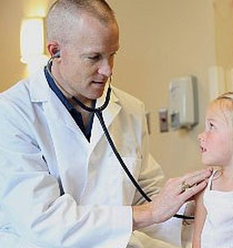 Bērnu slimnīca aicina vecākus izmantot augsti kvalificēto pediatru konsultācijas