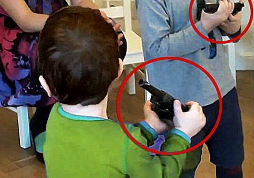 Aizliedz bērnudārzā demonstrēt ieročus