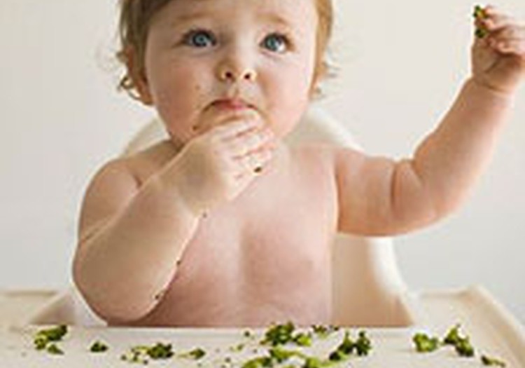 Kādai jābūt 11 mēnešus veca bērniņa ēdienkartei? Konsultē pediatre Gerda Lielause