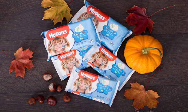 2015.GADA RUDENS JAUNUMS: Mitrās salvetes Huggies@ Everyday attīra un atsvaidzina