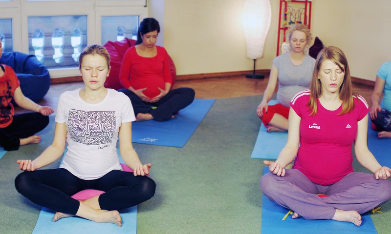 Baudi relaksāciju jogas nodarbībā topošajām māmiņām no 1.augusta PIRMDIENĀS!