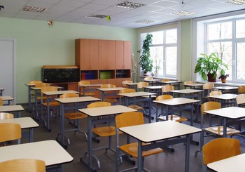 Rīgas dome aicina topošo pirmklasnieku vecākus pārliecināties, vai ir kopā ar bērnu deklarējušies skolai piesaistītajā teritorijā