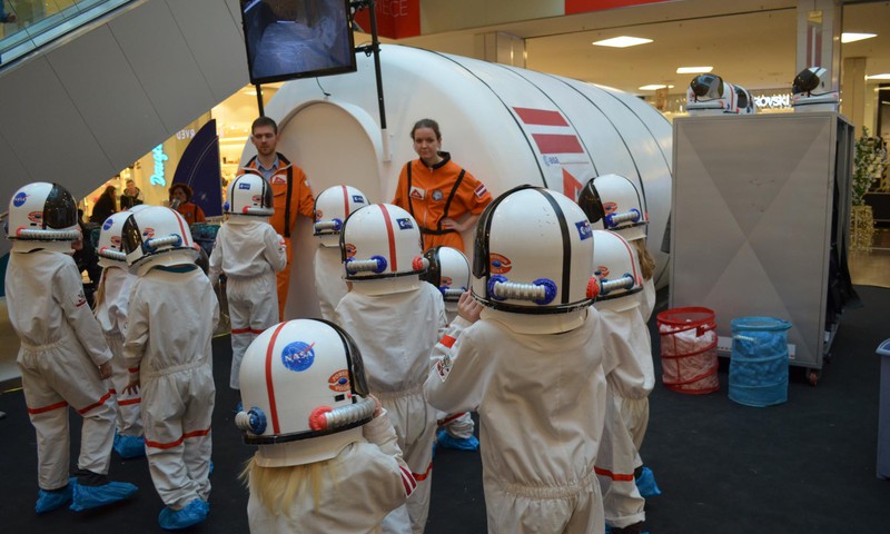 Ozoli devās uz "Riga Plaza" pasākumu Bērni uz Mēness