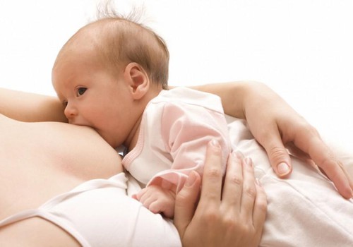 Pozitīvs dzīves sākums kopā ar jaundzimušo: Krūts ēdināšana