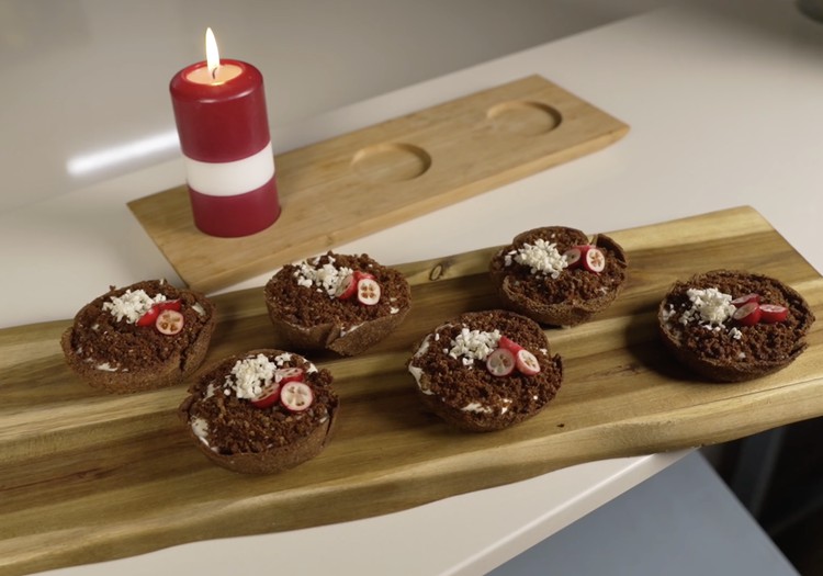 VideoRECEPTE: Groziņš ar rupjmaizes kārtojumu