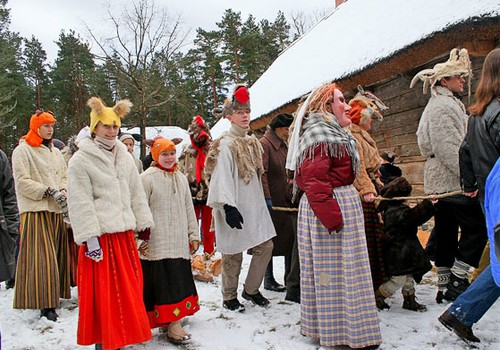 Dienas spēle: Ko tu zini par Budēļos iešanu?