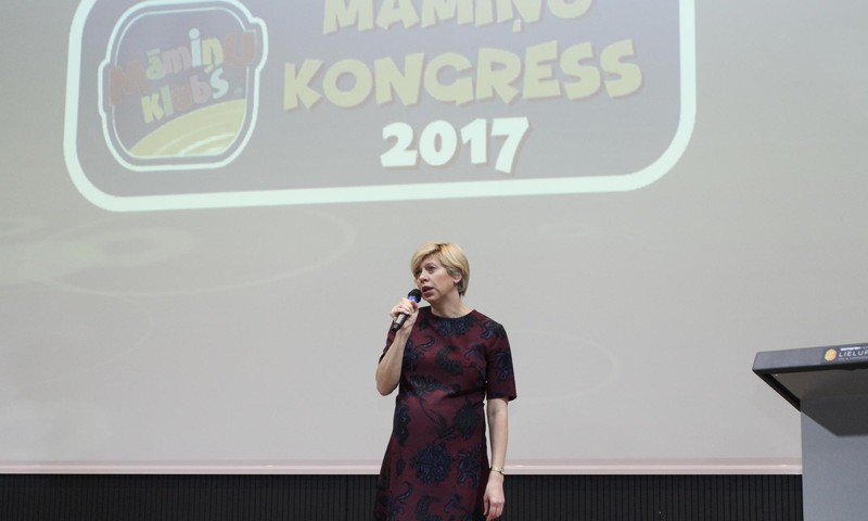 Veselības ministre Anda Čakša: "Par lielām un stiprām ģimenēm Latvijā"