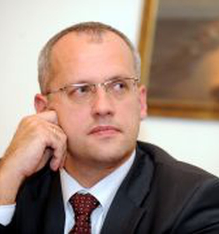 Veselības ministrs: izmantojiet bezmaksas vēža pārbaudes!