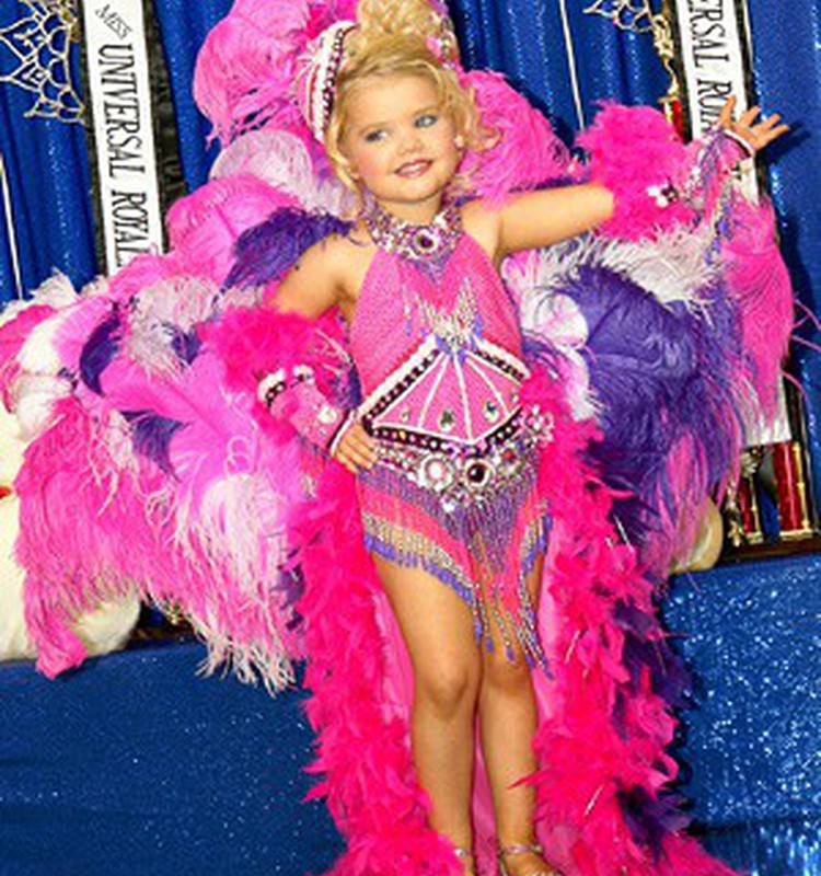 Toddlers&Tiaras - sacensība starp mātēm vai bērniem?