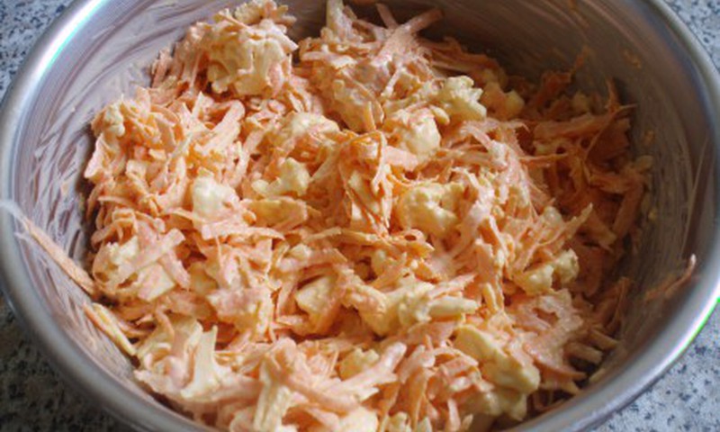 Puķkāpostu - burkānu salāti