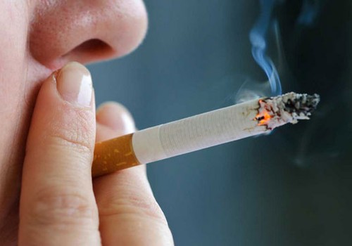 VP: par smēķēšanu bērna klātbūtnē būtu nosakāma administratīvā atbildība