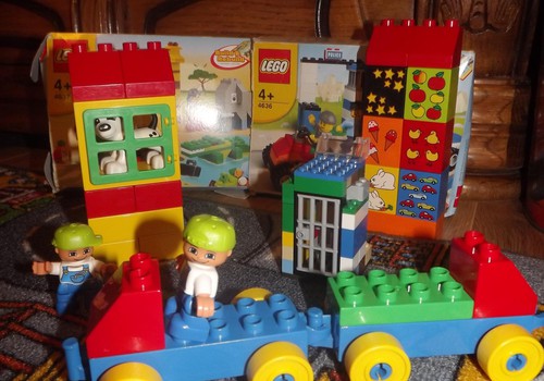 Ar LEGO Duplo gan torņi, gan pilsētas