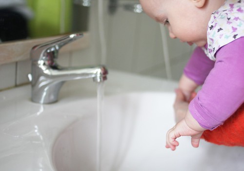 Roku mazgāšana - vienkāršākais veids, kā pasargāt sevi un bērnu no vīrusiem