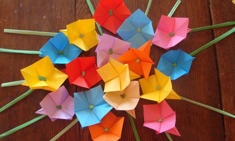 Lokām origami puķes!
