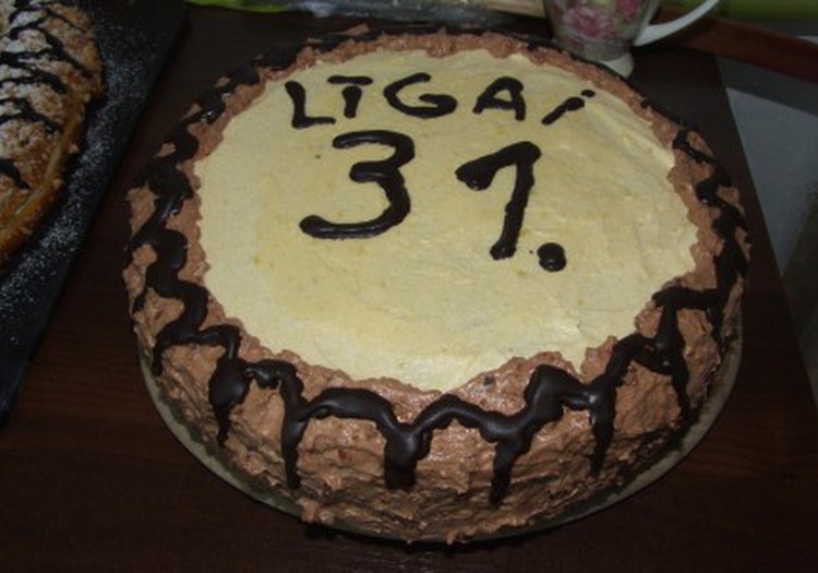 Kukurūzas biskvīta torte