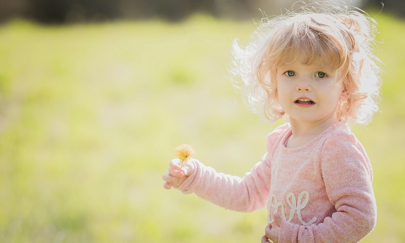 Bērnam alerģija: 5 ierosinātāji, kas visbiežāk izraisa alerģiju vasaras mēnešos