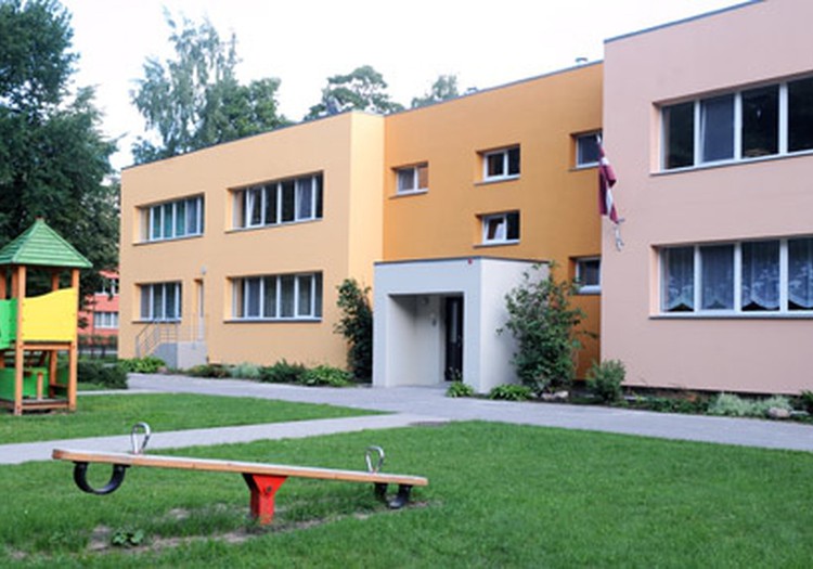 Pirmsskolas pedagogus "izķer" privātie bērnudārzi