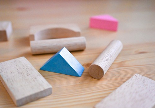 Kā iemācīt bērnam ģeometriskas formas?