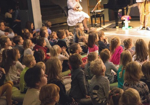 Izlozēts laimīgais, kurš dosies uz Patiešām maziņiem noslēdzošo koncertu