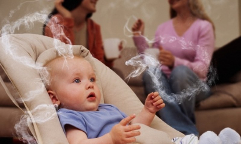 Smēķēšana bērna klātbūtnē ir vardarbība