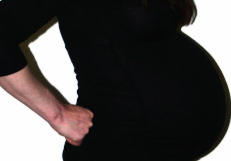 Psiholoģe:  85% sieviešu izjūt bailes no dzemdībām