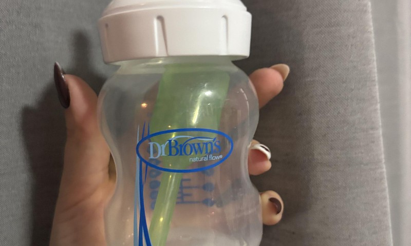 Atsauksme par Dr. Brown’s Anti-Colic pudelīti