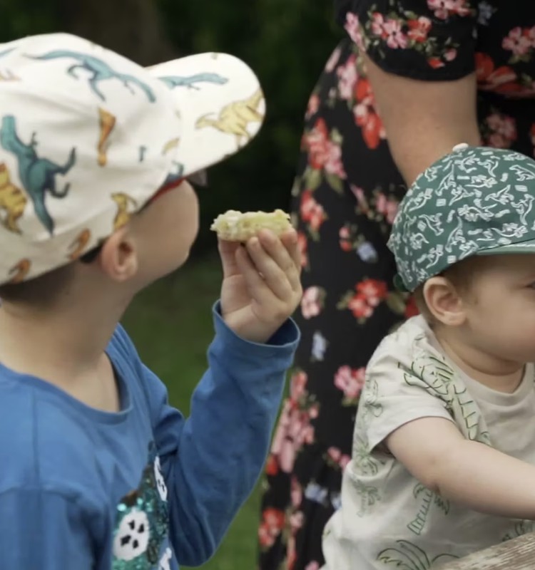 Kā rīkoties, ja bērnu sakoduši insekti?