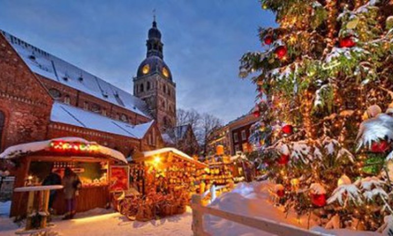 Doma laukumā iedegs tradicionālo Ziemassvētku egli