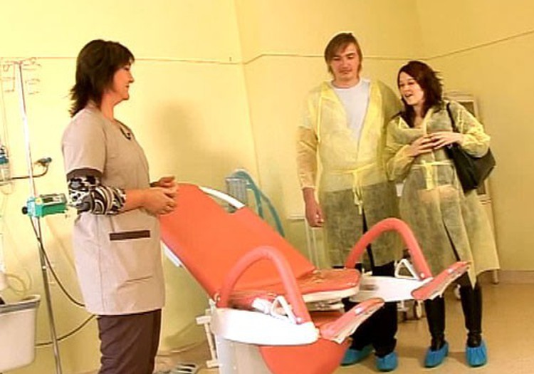 VIDEO: Superbēbja vecāki iepazīstas ar dzemdību nodaļu!