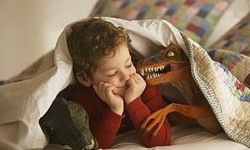 Pastāstiet bērnam par dinozauriem! 