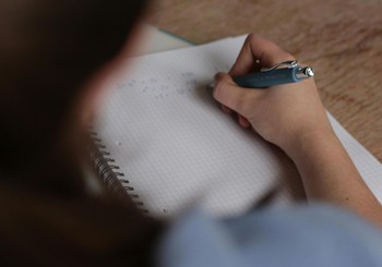 9.klašu centralizēto eksāmenu slieksni šogad saglabā 10% līmenī