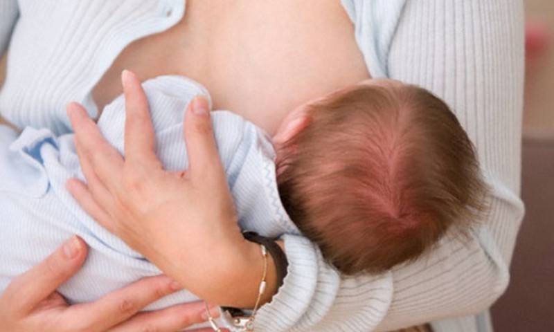 Žagas jaundzimušajiem: iemesli un ārstēšana