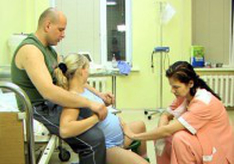 Kā izvēlēties savu vecmāti: 12 jautājumi