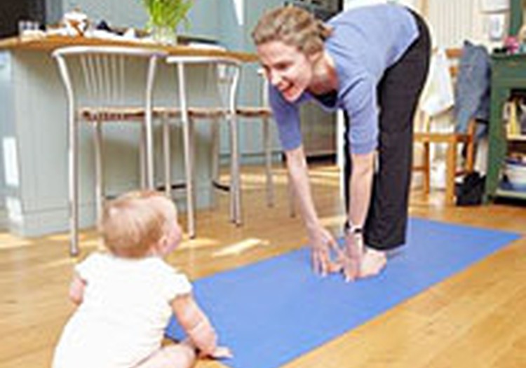 Jaunā māmiņa sāk vingrot. Ar ko sākt?