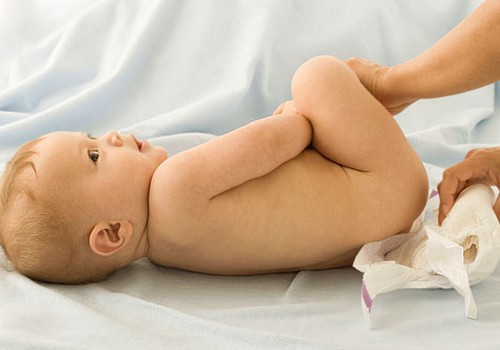 Vai Tu savam jaundzimušajam esi izmēģinājusi jaunās Huggies® Newborn autiņbiksītes?