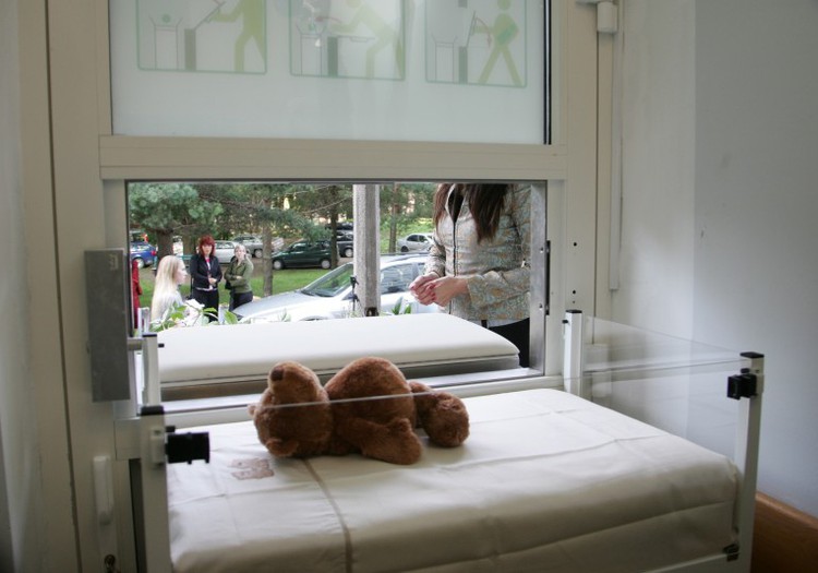 Turpmāk netiks izpausti glābējsilītē ievietoto bērnu vārdi