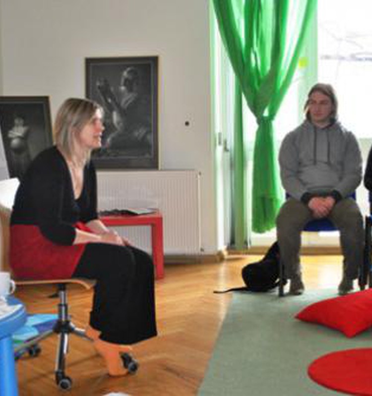 Kas notiek Diānas Zandes adaptācijas lekcijā?