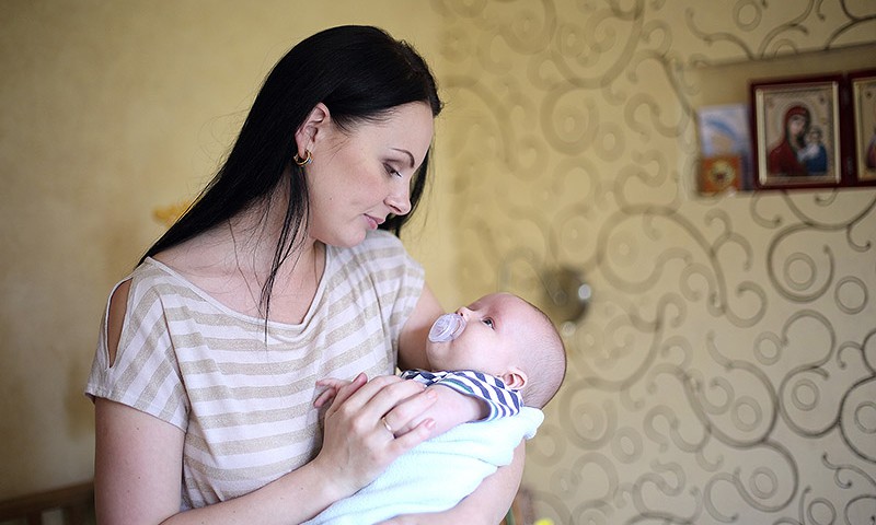 Bērnu kopšanas pabalsts nākamgad pieaugs no 100 līdz 120 latiem