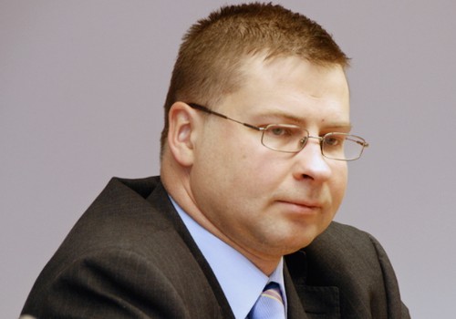 AUDIO: Dombrovskis un Viņķele pēc Demogrāfisko lietu padomes sēdes stāsta par plānoto atbalstu ģimenēm ar bērniem 