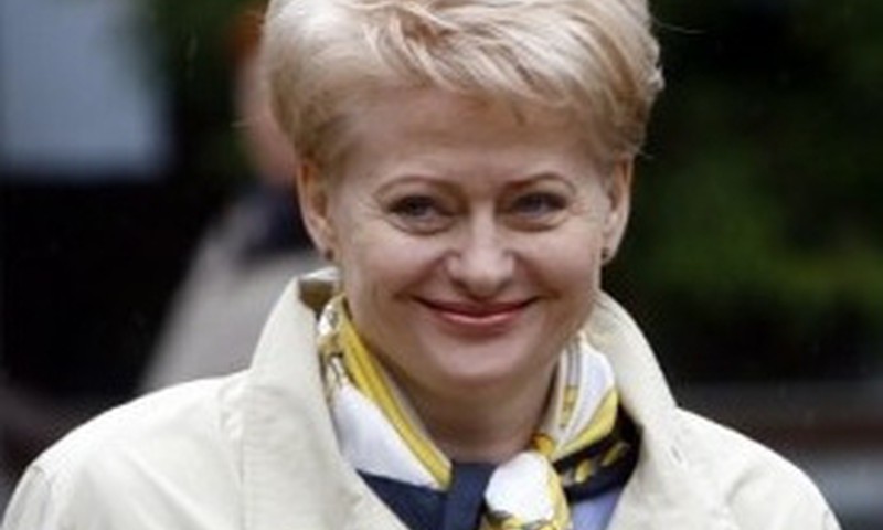 Lietuvas prezidente neizsludina "māmiņu algu" samazināšanu!