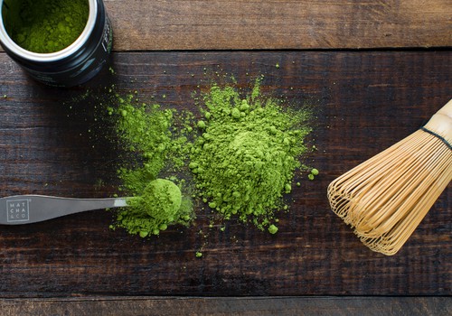 Matcha pulveris: no Japānas līdz tavai krūzei