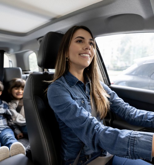 Bērni automašīnā: Tīrības un kārtības uzturēšanas stratēģijas