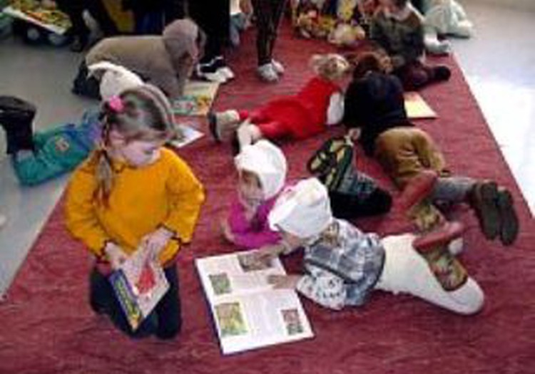 Septembrī Rīgas bērnudārzos vietas trūks aptuveni pusei rindā reģistrēto bērnu