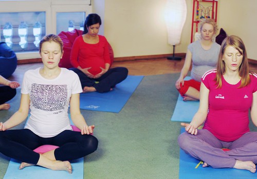 Baudi relaksāciju jogas nodarbībā topošajām māmiņām no 1.augusta PIRMDIENĀS!
